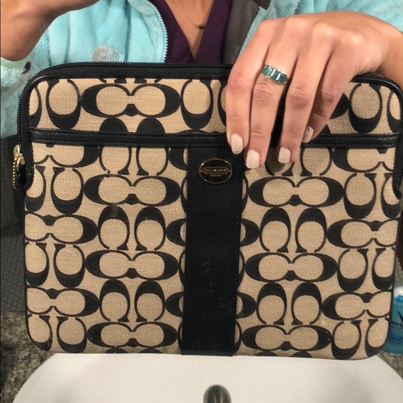 Coach clutch or iPad case - Picture 2 of 7